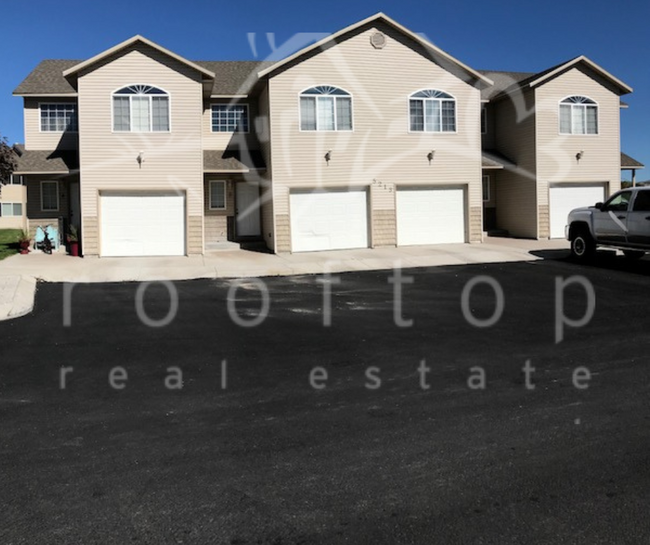 Photo - 5225 Mesquite Dr Townhome