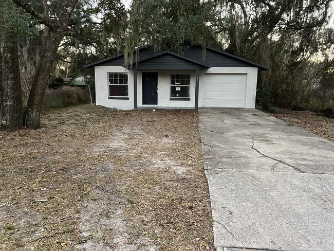 Photo - 696 Kilgore St