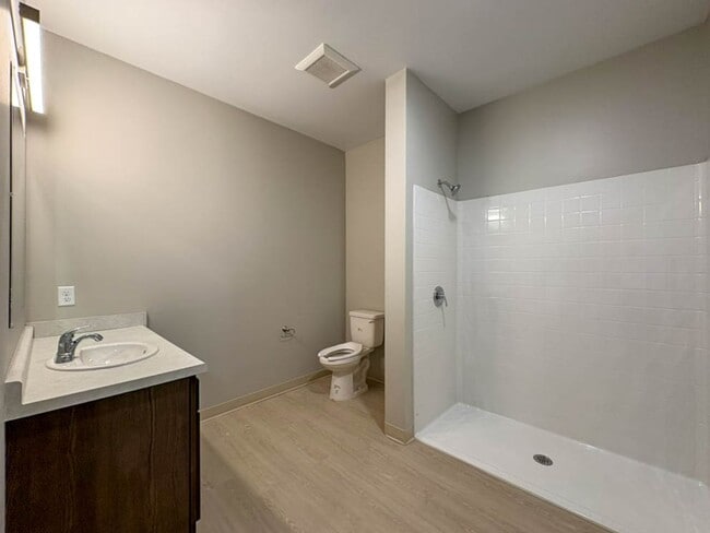 Photo - 1 Bedroom Unit at Red Skye Lofts Unidad 105