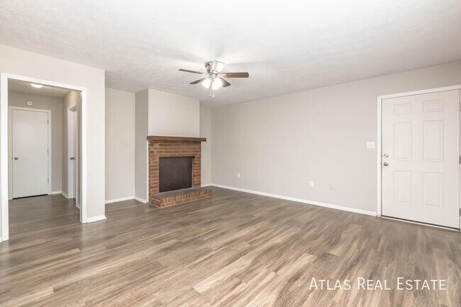 Photo - 125 N Bluff Rd