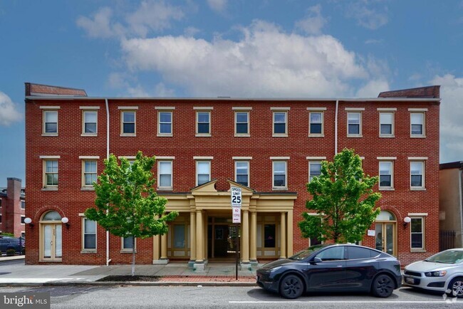Building Photo - 723 Charles St Unit 202 Rental
