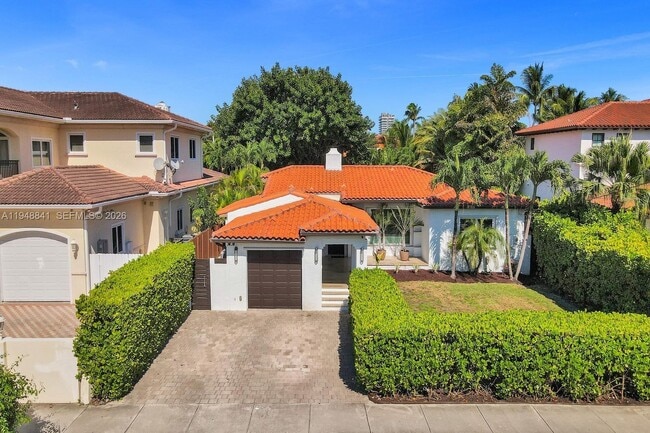 Building Photo - 3757 Prairie Ave