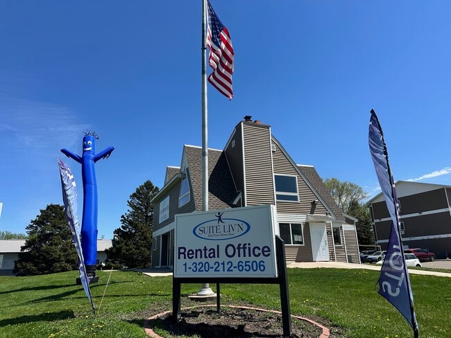 Building Photo - Suite Liv'N - Willmar