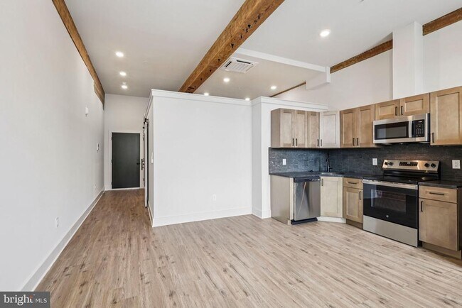 Building Photo - 201 Leverington Ave Unit 107 Rental