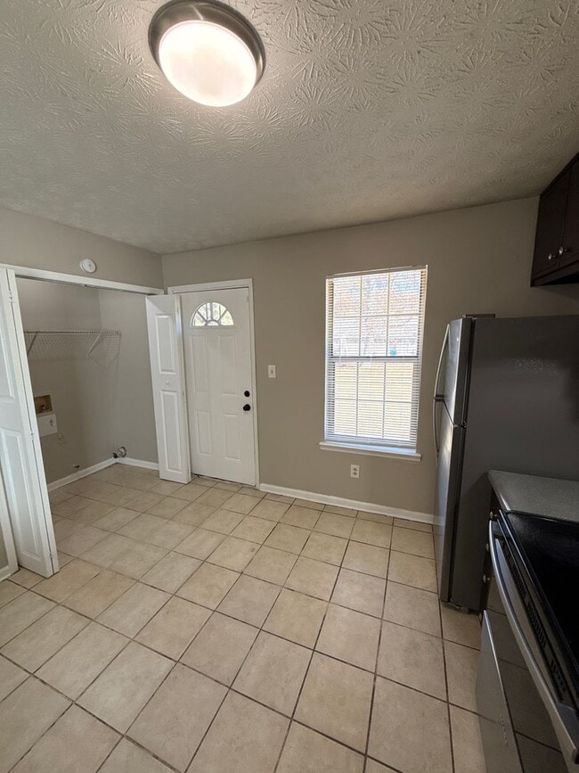 Photo - 105 Fruitwood Trce Unit B