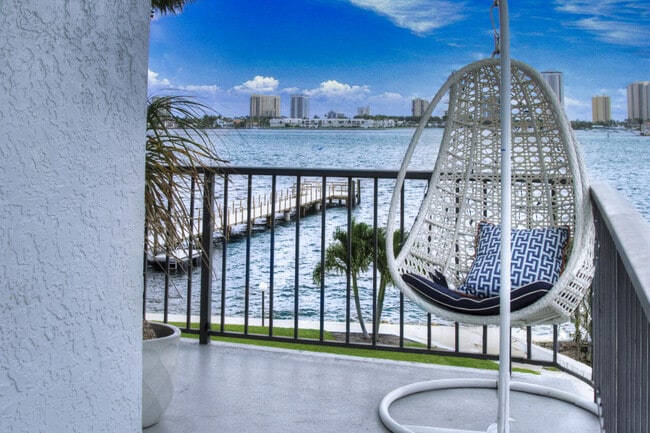 Photo - 3040 Lake Shore Dr Unit 305