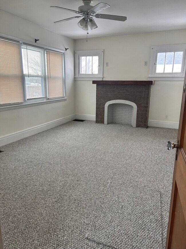 Photo - 173 N End Ave