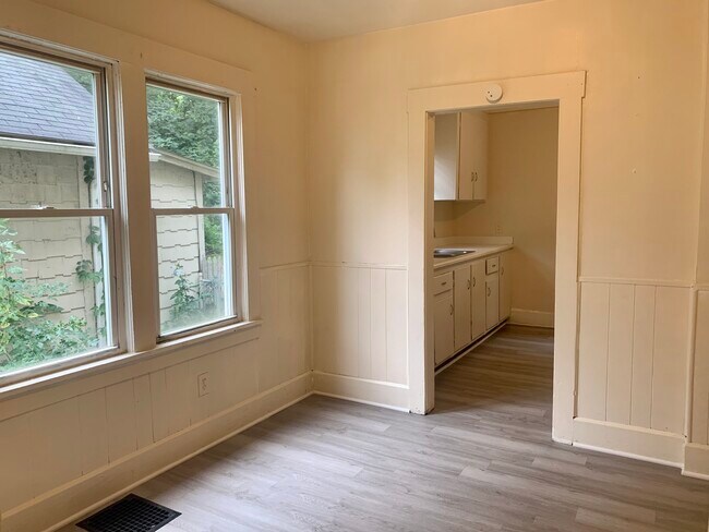 Photo - 1729 Edwards Ave NE Unit 1729