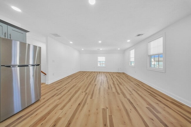 Photo - 11 Willet St Unit B