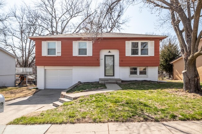 Photo - 7118 S 33rd St House