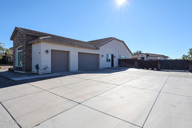 Photo - 6327 E Dixileta Dr