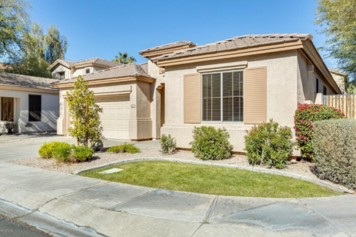 AVAILABLE EARLY APRIL: Gorgeous 3 Bedroom ... - AVAILABLE EARLY APRIL: Gorgeous 3 Bedroom ...