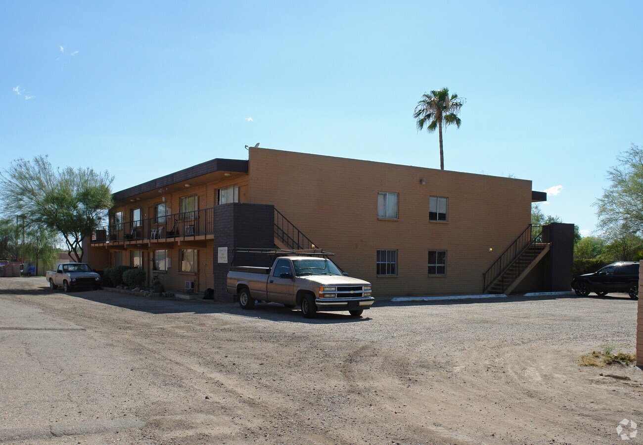 Tanque Verde Arms Apartment - Tanque Verde Arms Apartment