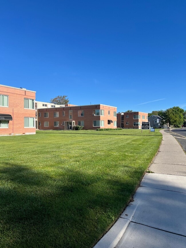 Building Photo - South of BYU Campus 2 bed/ 1 bath Unit 21