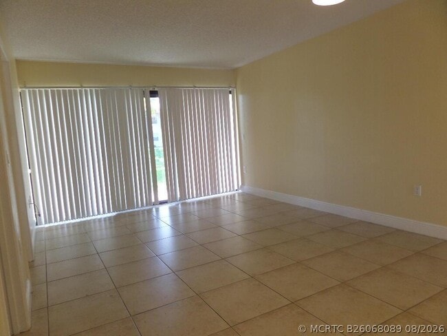 1524 Lake Crystal Dr Unidad B