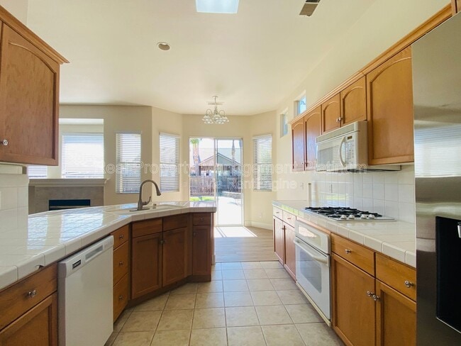 Photo - 2916 Roberts Ave