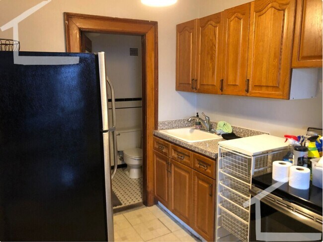 Photo - 9/1 No Fee! Sunny, charming 1BR near Kenmore, Audobon Circle!
