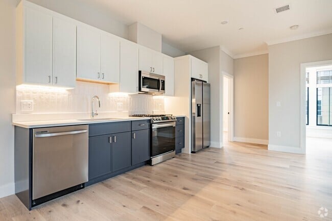Building Photo - 158 Everett St Unit 303 Rental