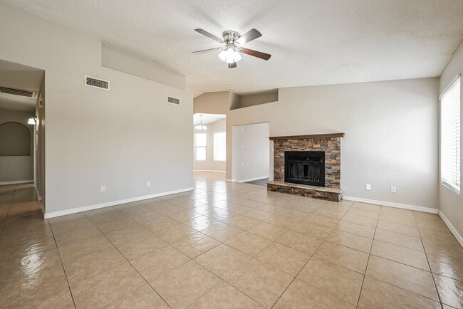Photo - 5209 N 78th Dr