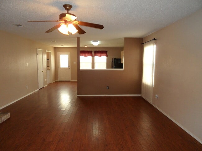 Photo - Beautiful 3/2 in Prime Fort Worth — Minutes from Lake Worth & Downtown!
