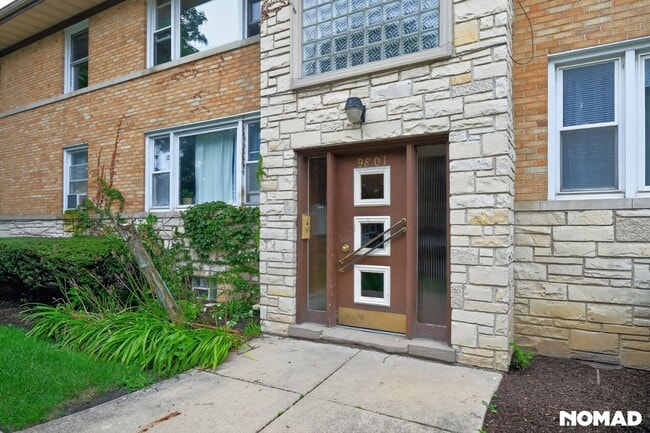 Photo - 9801 Schiller Blvd