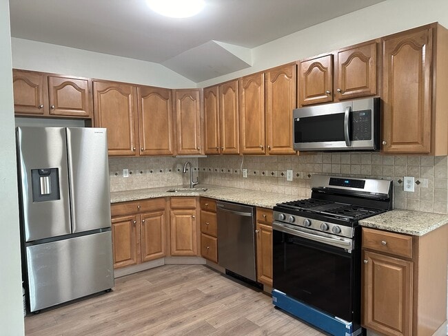 Photo - 177 Avenel St Unidad 1B