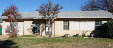 Building Photo - 1025 Springwood Dr Rental
