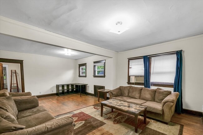 Photo - 603 W Green St Unit 3W