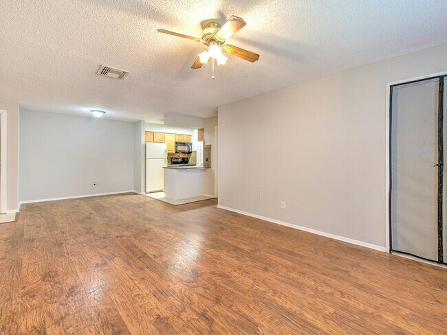 Photo - 230 Berry Tree Pl
