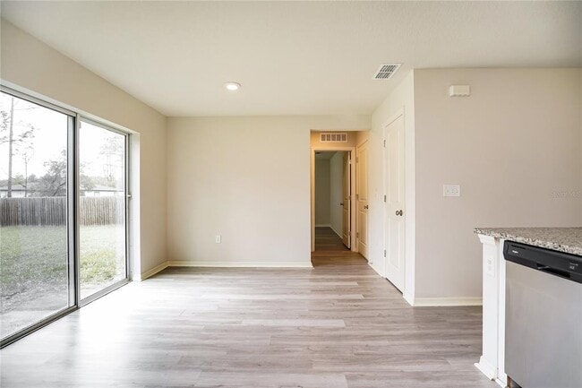 Photo - 2922 W Higgins Pl