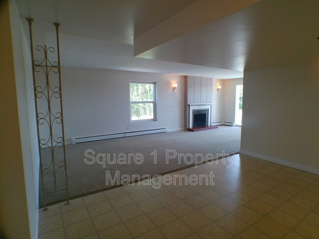 Photo - 6233-6124 124 St NW