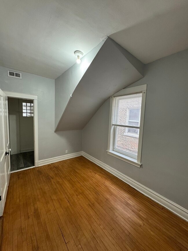 Photo - 2329 S Austin Blvd Unidad 1