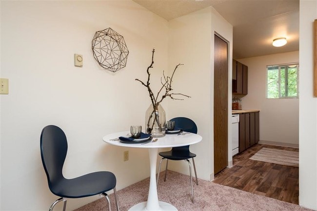 Photo - St James on Hall Apartments