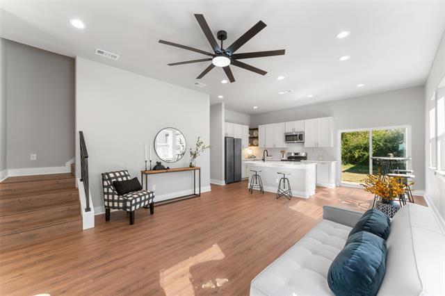 Photo - 612 1/2 N Robinson St