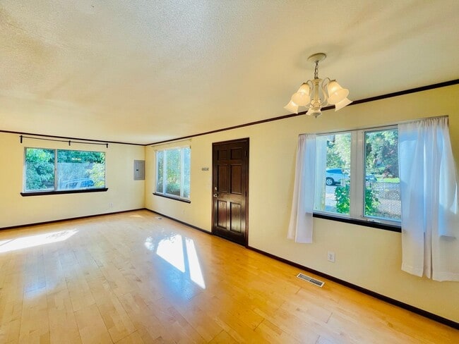 Photo - Massive House with Elegant Finishes in Madison Valley!