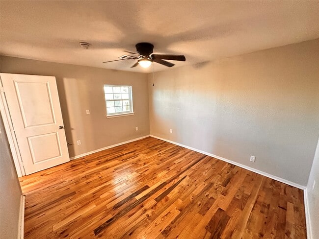 Photo - 2716 Hill Ave