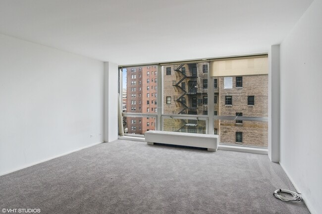 Photo - 2400 N Lakeview Ave Unit 701