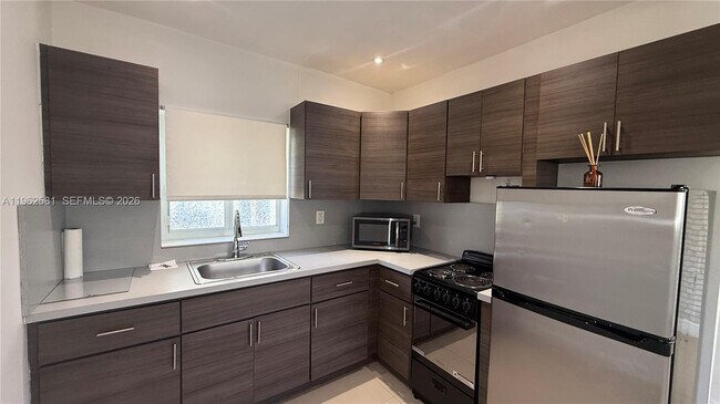 Photo - 560 NE 67th St Unidad 4