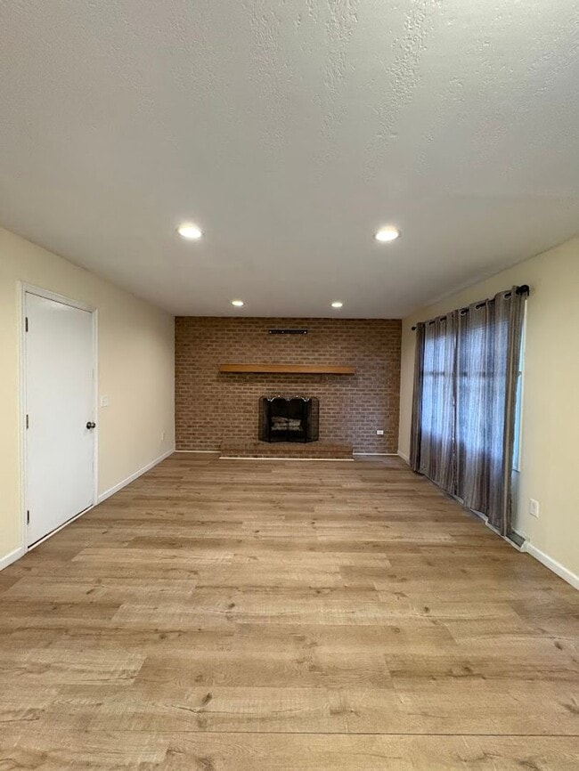 Photo - Beautiful and spacious 3 bedroom 2.5 bathroom townhome available for rent