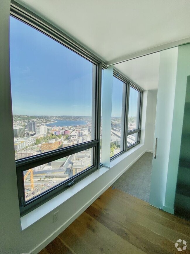 Building Photo - 1bd/1ba Seattle Condo Unit 2906