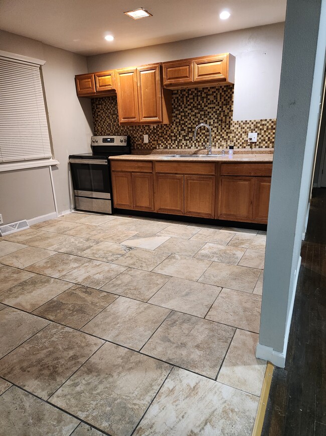 Photo - 10220 Monarch Dr