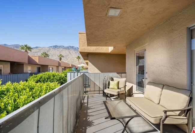 400 N Sunrise Way Unidad Sunrise Way #256
