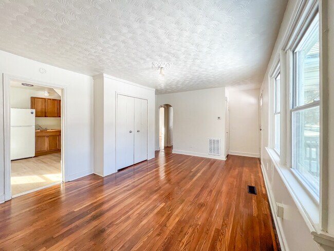 Photo - 1006 Greystone Ave