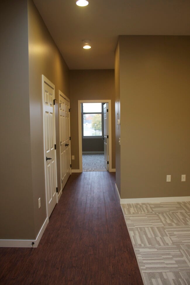 Photo - 225 Belgrade Ave Unidad B