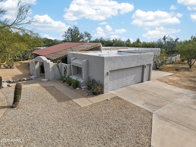 Building Photo - 8001 E Vista Bonita Dr