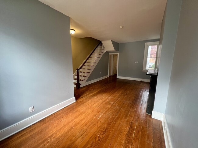 Photo - 533 W Walnut St