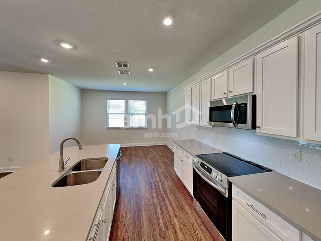 Photo - 210 Onate Cir