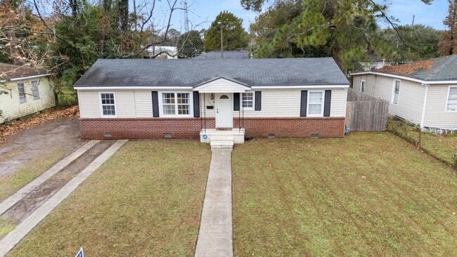 Photo - 325 Manor Dr