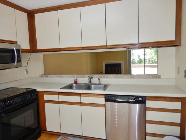 Photo - Fabulous Waterfront, 3 level townhouse