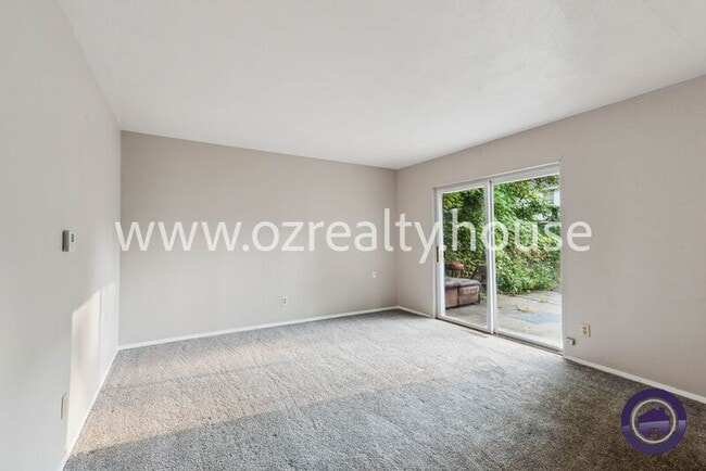 Photo - 4111 Parrakeet Ave